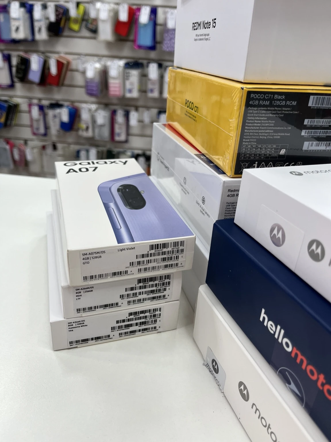 Cajas de celulares Android en el local MICEL
